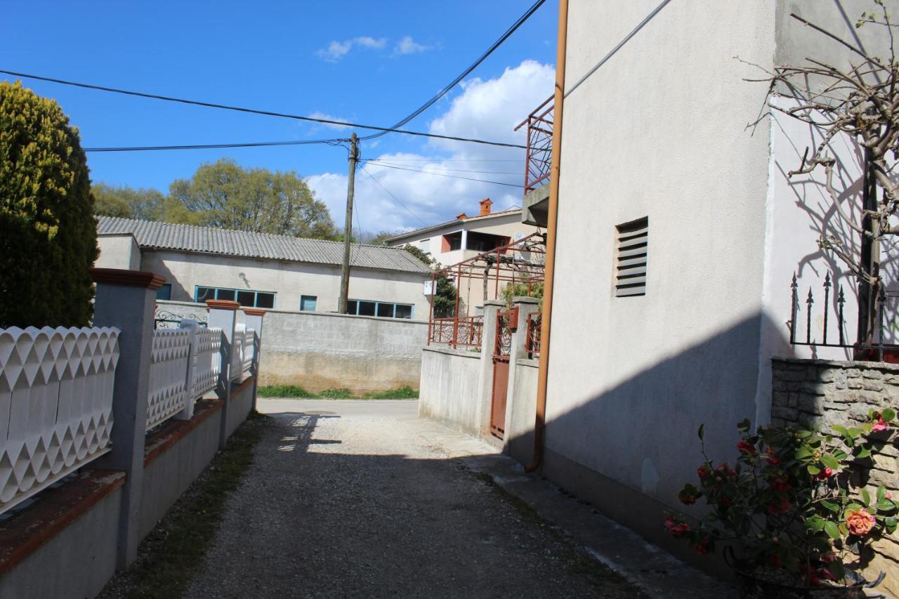 Galižana Studio Apartment Elsa מראה חיצוני תמונה